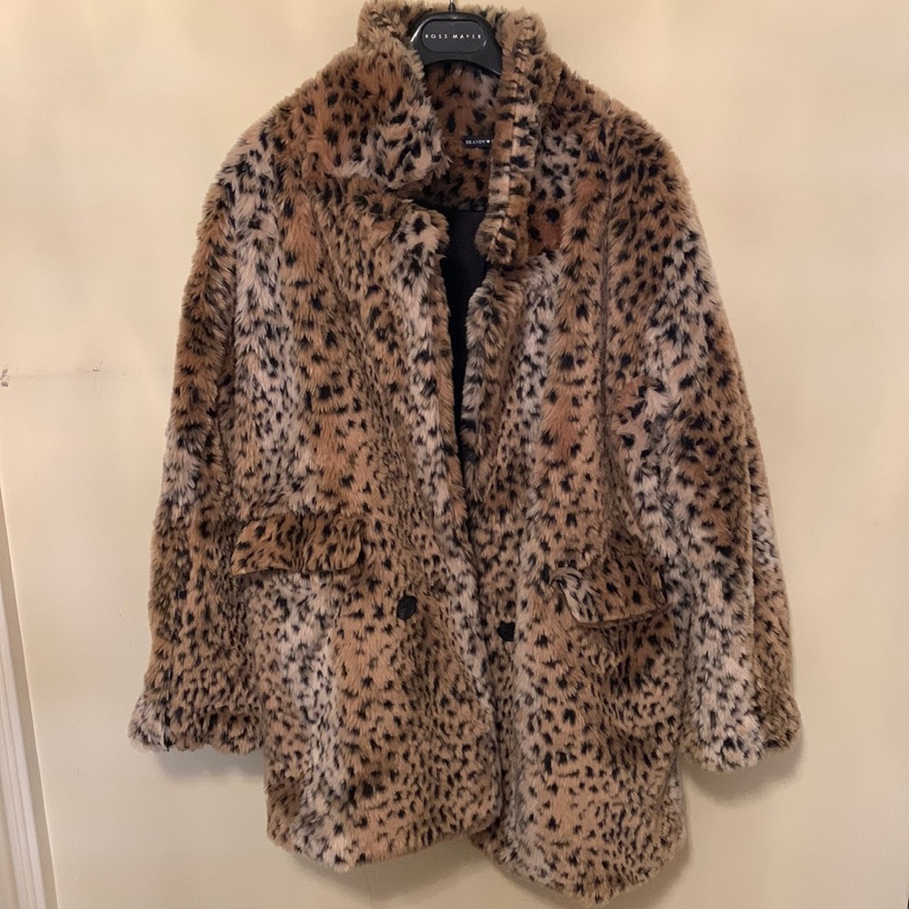 Brandy Melville faux fur coat size ONESIZE